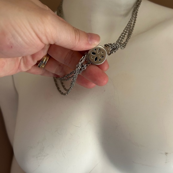 4/$50 classic 1960 Elegant Silver Chain Necklace 💙 - Picture 8 of 8